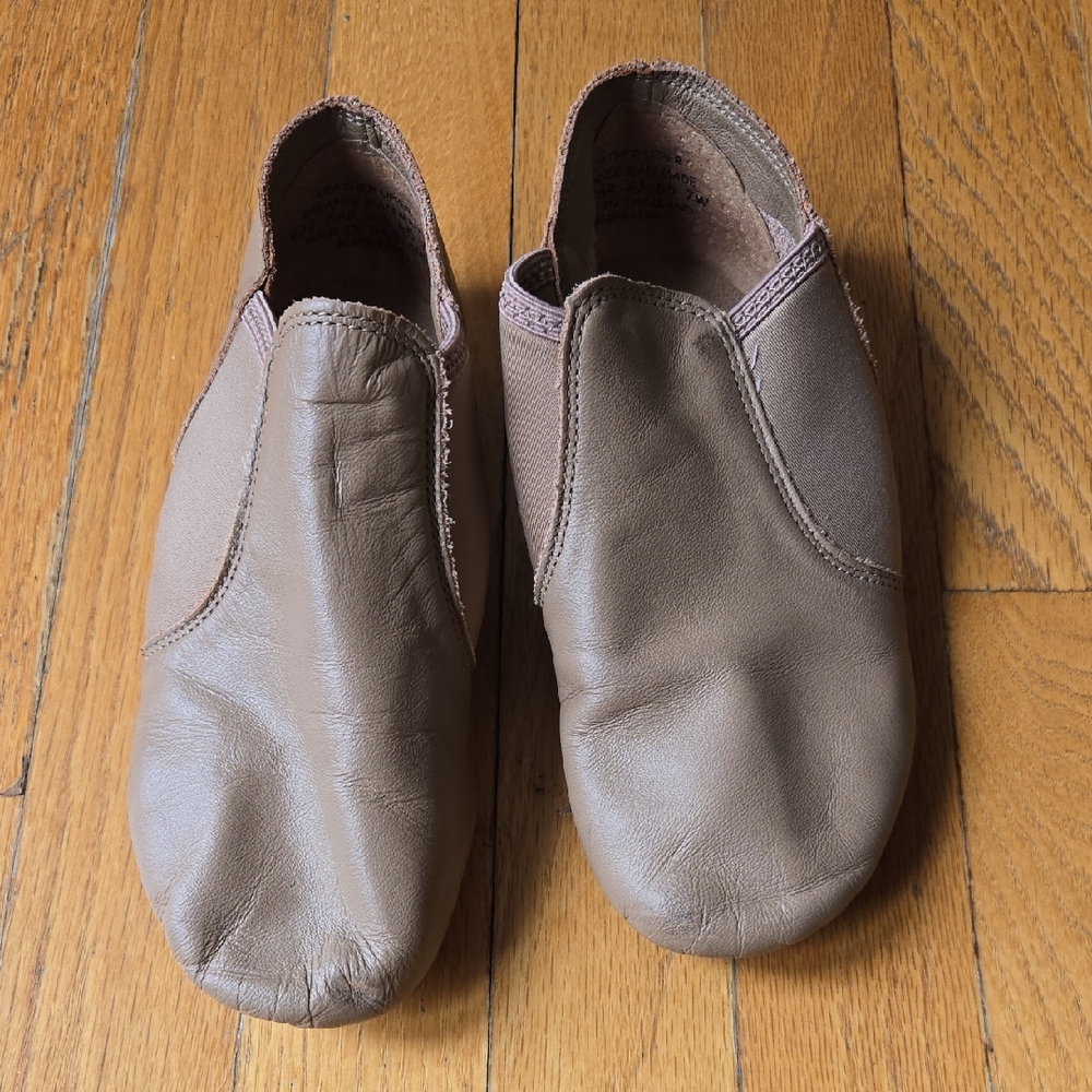 Capezio Jazz Dance Shoes 7W - Picture 2 of 9